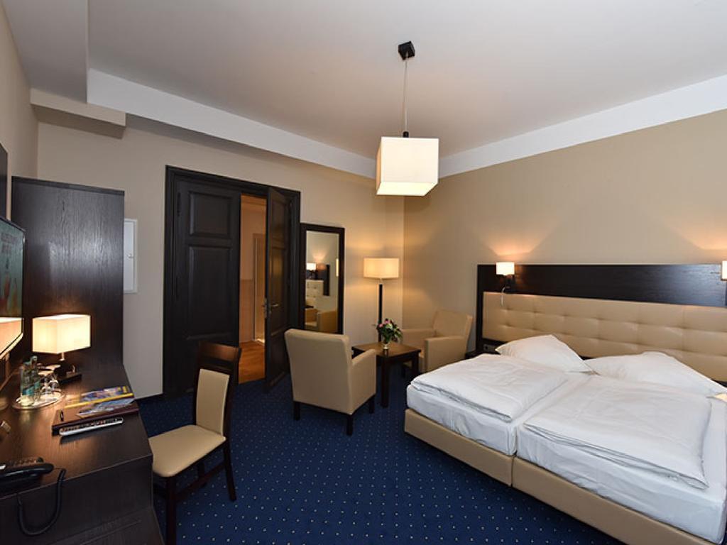 Hotel Weinhaus Woehler à Schwerin  Extérieur photo